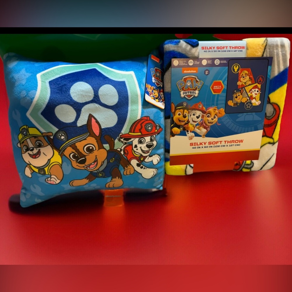 Nickelodeon Paw Patrol Silky Soft Throw & Squishy Pillow